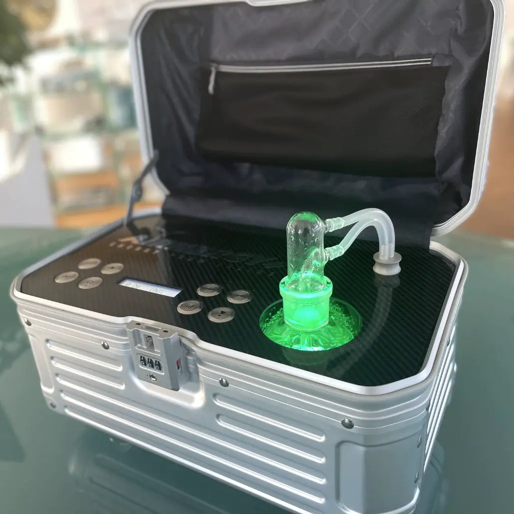 Airnergy Travel Plus V2 mobiler Waldluftgenerator in silber mit Ambientelicht